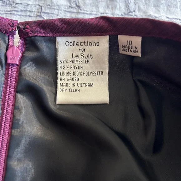 Le Suit Burgundy Skirt Set - Picture 7 of 10